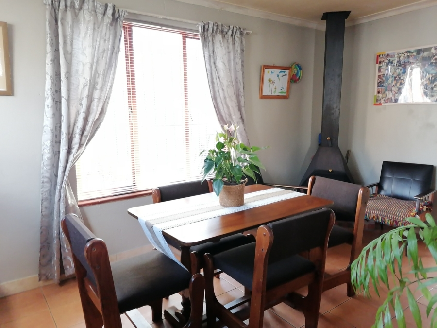 2 Bedroom Property for Sale in Grassy Park Western Cape